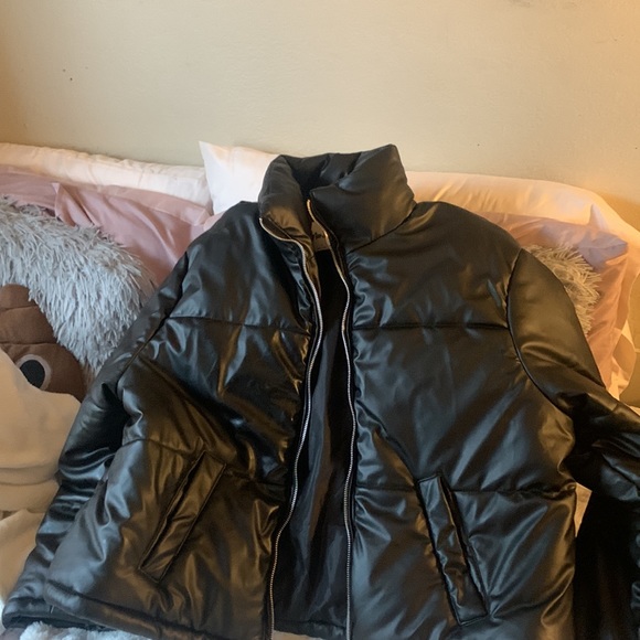 Black puffer jacket - Picture 2 of 3